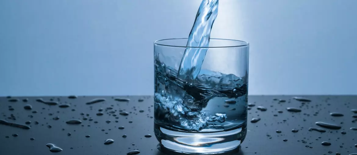 Hoeveel liter water moet je per dag drinken